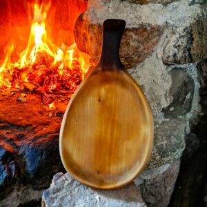 wooden dinner plate in birch wood handmade by witaberget